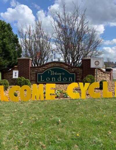 Welcome Cyclists sign in London, Kentucky